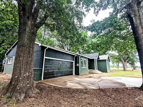 311 E Main, Van, TX 75790 photo 3