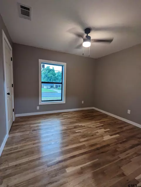 311 E Main, Van, TX 75790 photo 16