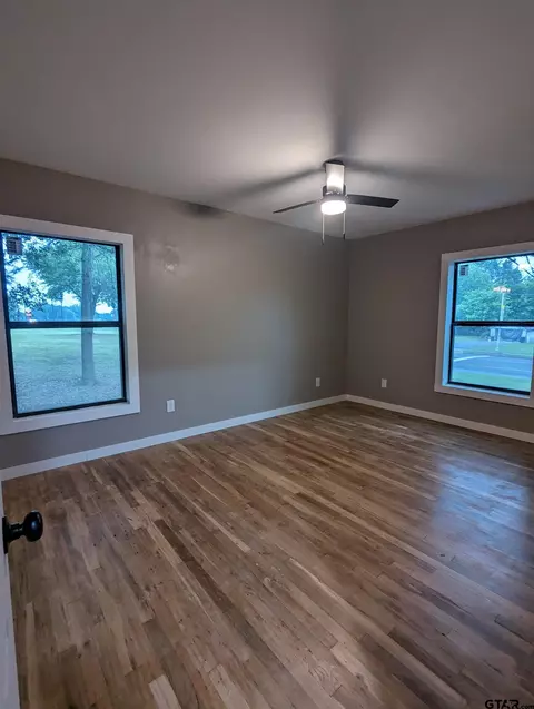 311 E Main, Van, TX 75790 photo 17