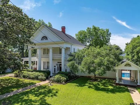 310 E Kolstad St, Palestine, TX 75801