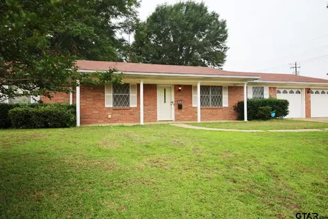 1907 Laney Dr, Longview, TX 75605