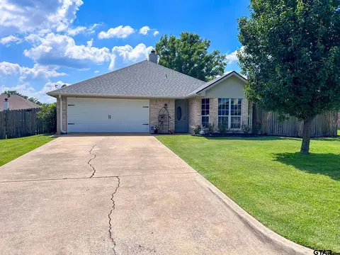 203 Willow Rd, Bullard, TX 75757