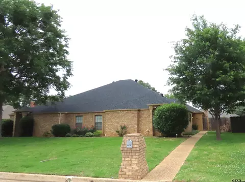 6018 Plantation Dr, Tyler, TX 75703