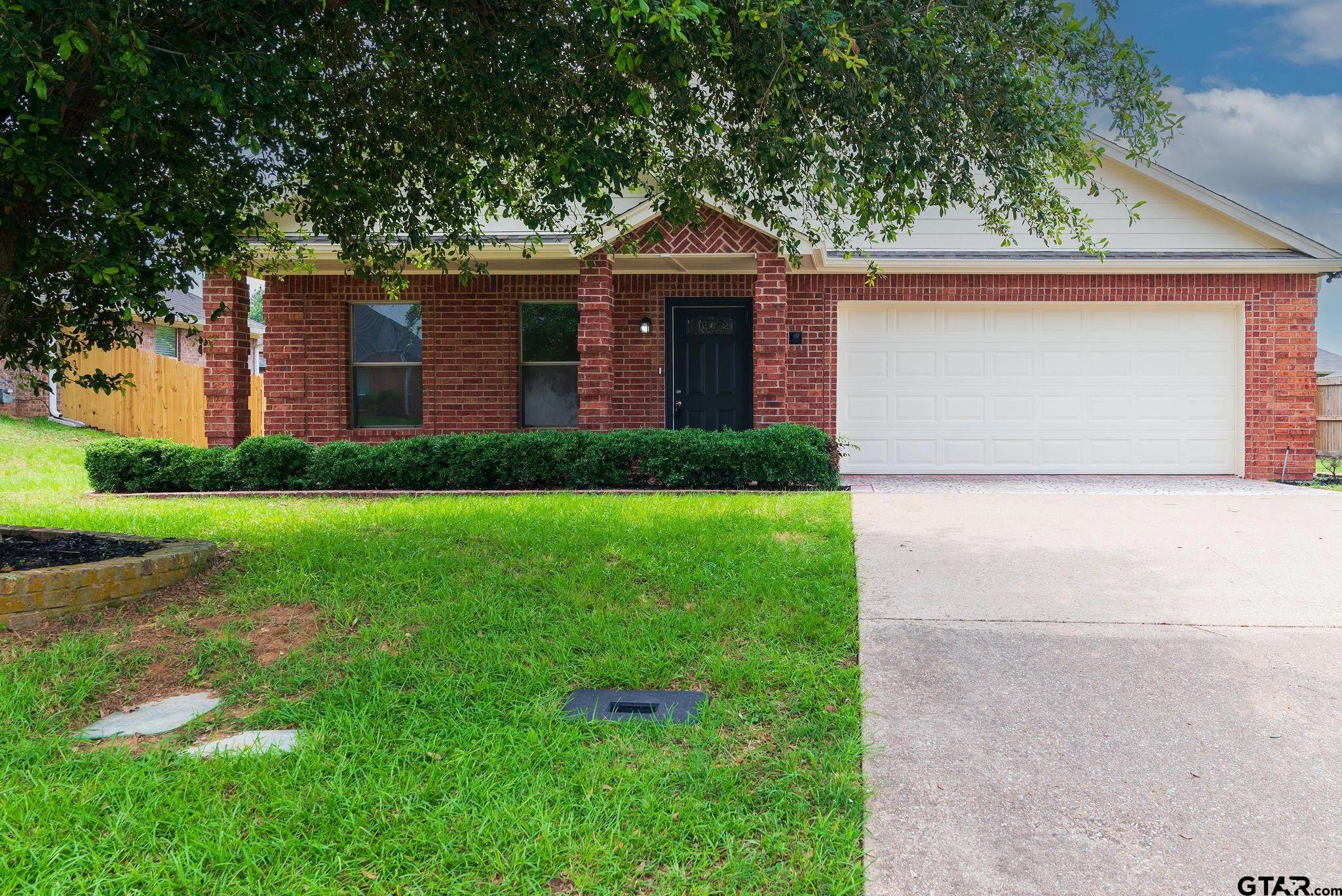 553 Princess Pl  