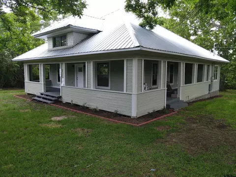 811 Crockett St, Rusk, TX 75785