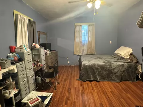 Bedroom - 5367 County Road 381, Tyler, TX 75708 photo 2 of 4