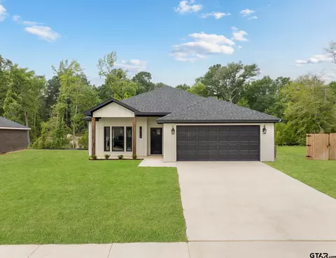 16126 Crossing Cir, Lindale, TX 75771