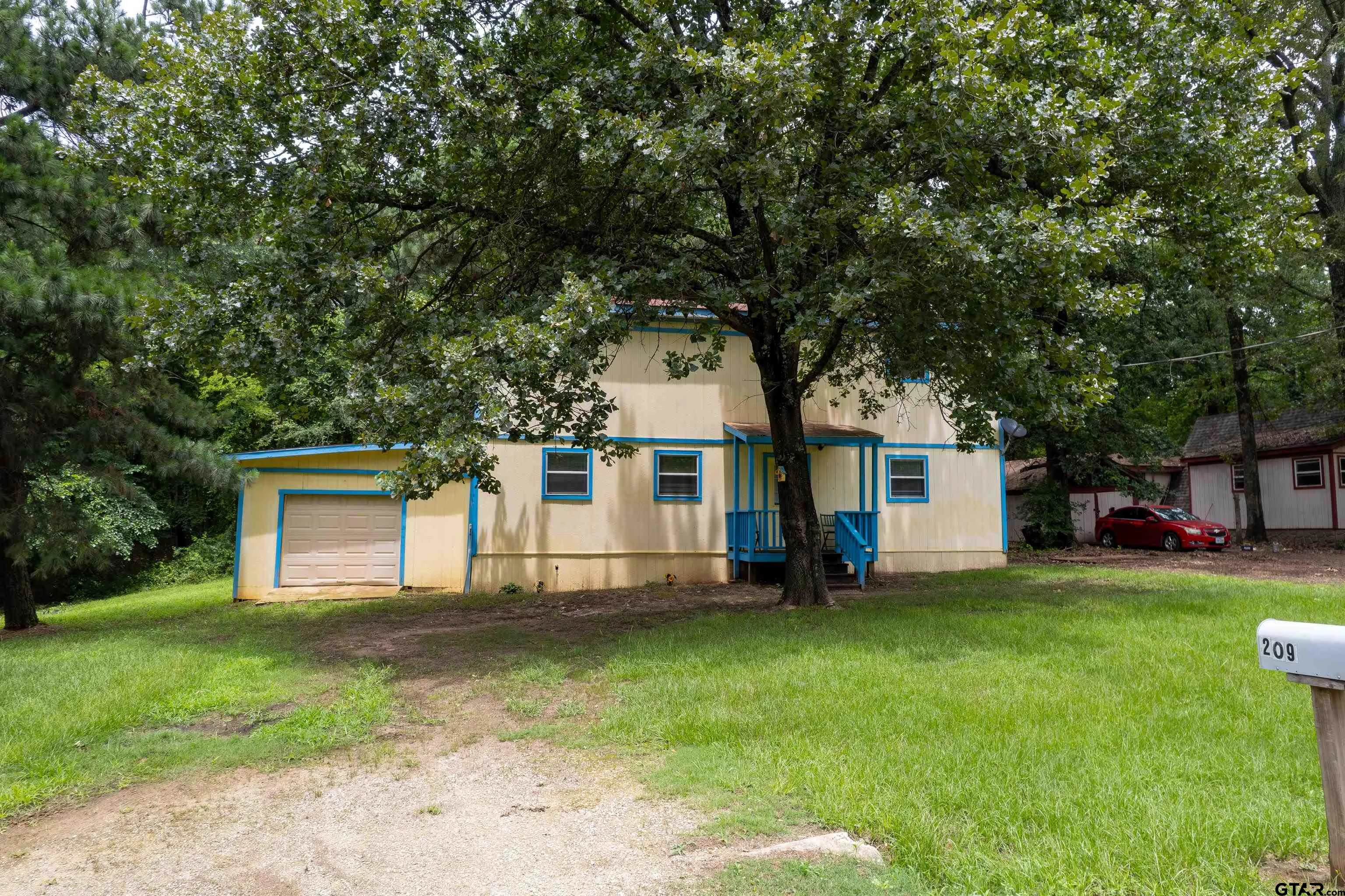 209 210 Llano Rd  