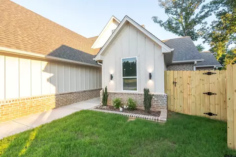 Exterior - 2099 Locklear Ln, Tyler, TX 75703 photo 2 of 4