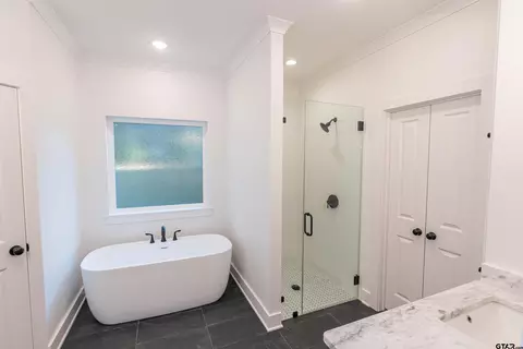Bath - 2099 Locklear Ln, Tyler, TX 75703 photo 3 of 4