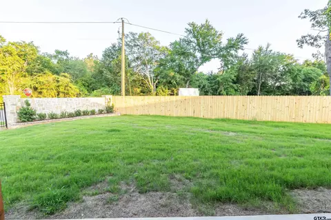 Exterior - 2099 Locklear Ln, Tyler, TX 75703 photo 4 of 4