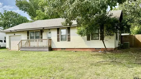 304 First St, Palestine, TX 75803