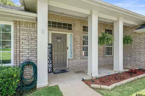 207 Merri Ln, Whitehouse, TX 75791