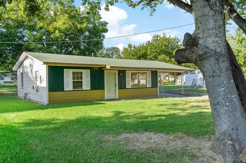 1103 W End Ave, Clarksville, TX 75426