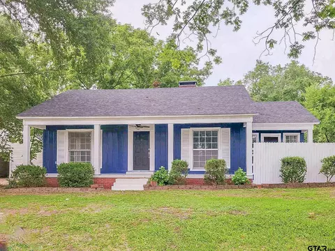 408 Woodlawn St, Henderson, TX 75652
