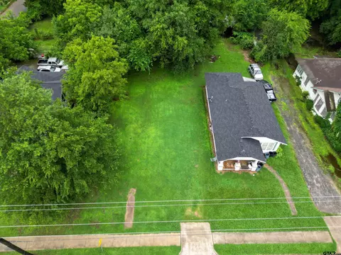 221 N Texas, Pittsburg, TX 75686