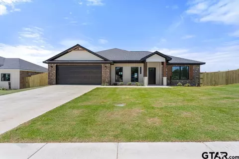 17425 Crossing Cir, Lindale, TX 75771