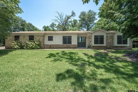 611 W Henderson, Overton, TX 75684