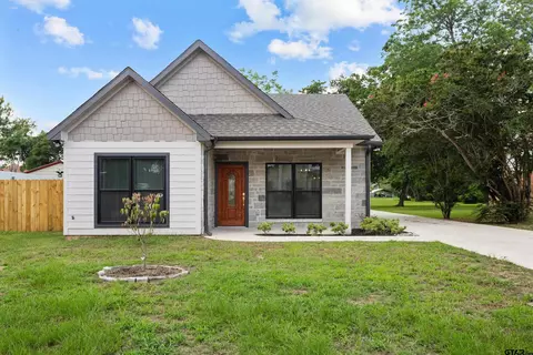 129 S Grace St, Crockett, TX 75835