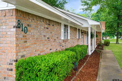 810 E Goode St, Quitman, TX 75783 photo 3