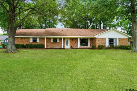 810 E Goode St, Quitman, TX 75783