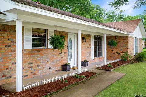 810 E Goode St, Quitman, TX 75783 photo 4