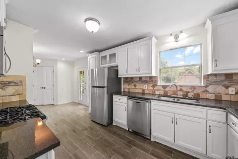 1509 Graham Dr, Tyler, TX 75701