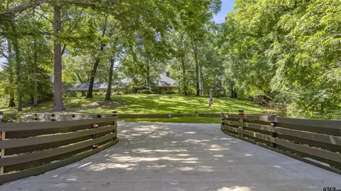 1 Bluebird Cir, White Oak, TX 75693