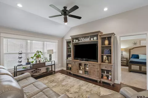 357 Smith Cir, Lindale, TX 75771 photo 13