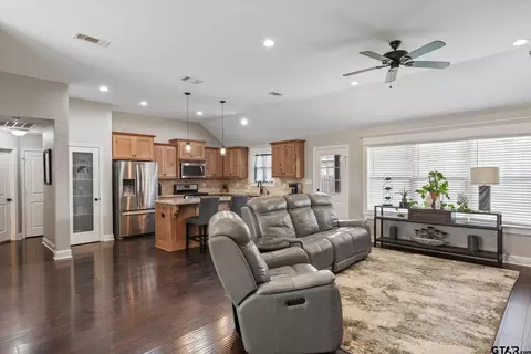 357 Smith Cir, Lindale, TX 75771 photo 10