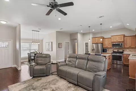 357 Smith Cir, Lindale, TX 75771 photo 11