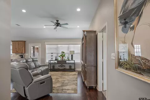 357 Smith Cir, Lindale, TX 75771 photo 9