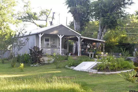 101 Murley Dr, Winnsboro, TX 75494