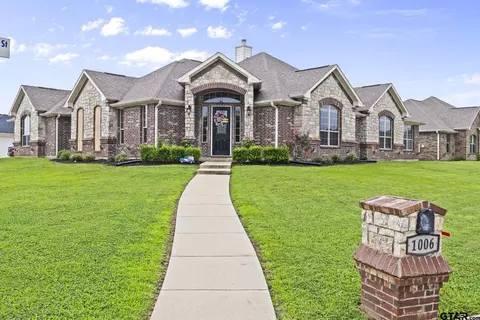1006 Stone Bridge St, Mount Pleasant, TX 75455