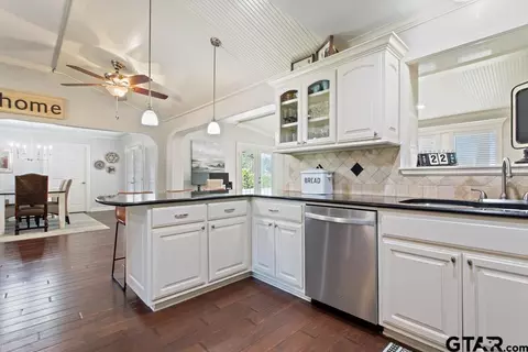 140 Hideaway Ln E, Hideaway, TX 75771 photo 4