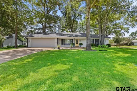 140 Hideaway Ln E, Hideaway, TX 75771