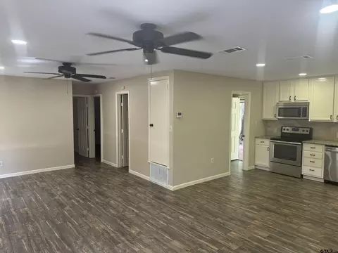 Living - 12367 Chapman Rd, Tyler, TX 75708 photo 2 of 7