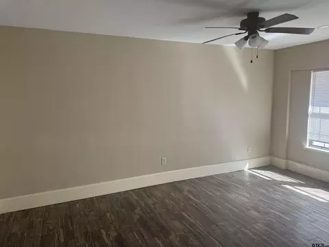 Living - 12367 Chapman Rd, Tyler, TX 75708 photo 3 of 7