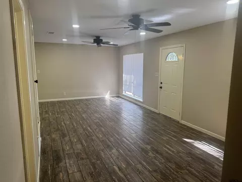 Living - 12367 Chapman Rd, Tyler, TX 75708 photo 6 of 7
