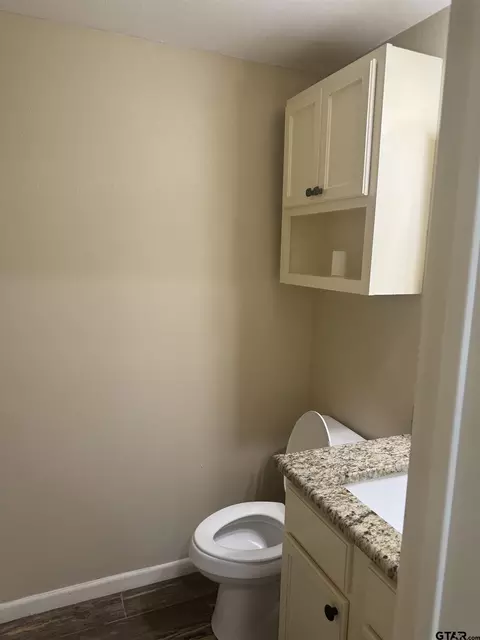Bath - 12367 Chapman Rd, Tyler, TX 75708 photo 3 of 4
