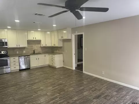 Living - 12367 Chapman Rd, Tyler, TX 75708 photo 1 of 7