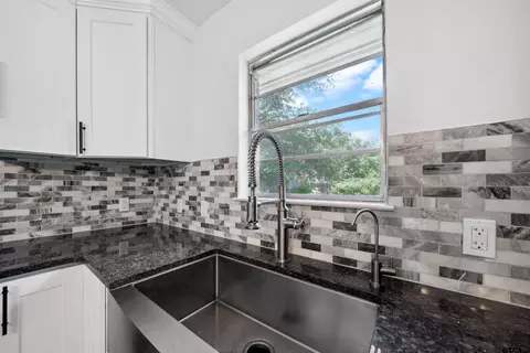 1520 E Devine St, Tyler, TX 75701 photo 9
