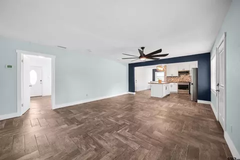 1520 E Devine St, Tyler, TX 75701 photo 3