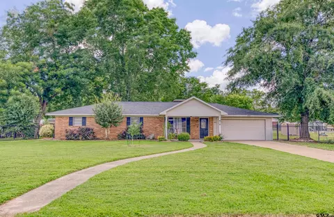 623 3rd St, Chandler, TX 75758