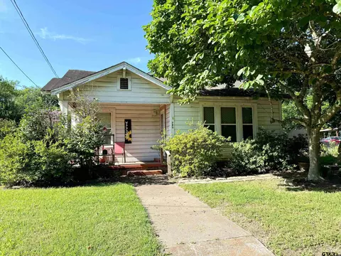 706 E 3rd St, Mount Pleasant, TX 75455 photo 8