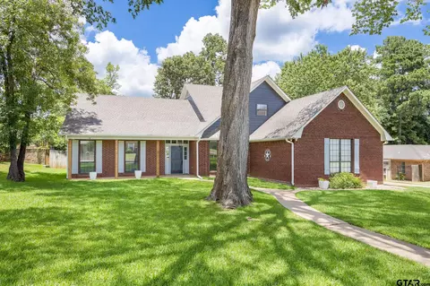 401 Pebble Beach Dr, Jacksonville, TX 75766