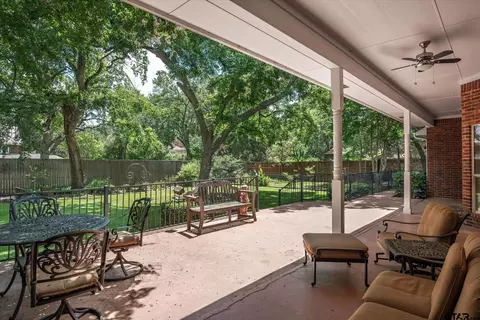 10 Cartwright St, Terrell, TX 75160 photo 2