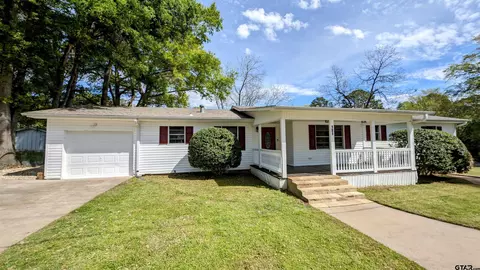 Exterior - 101 E Beck St, Big Sandy, TX 75755 photo 7 of 8