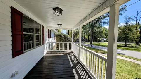 Exterior - 101 E Beck St, Big Sandy, TX 75755 photo 3 of 8