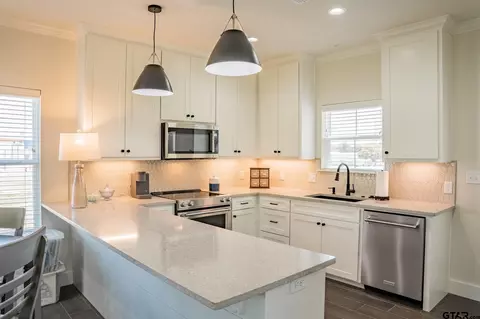222 E Middle St, Sulphur Springs, TX 75482